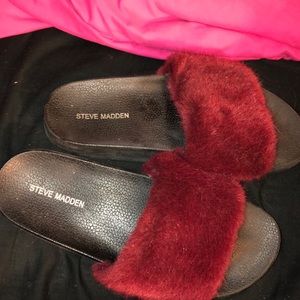 AUTHENTIC STEVE MADDEN FURRY SLIDES